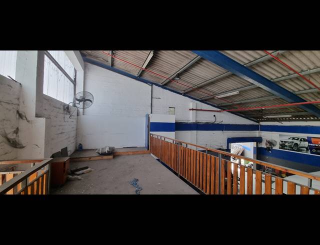 450M² WAREHOUSE TO LET IN ROSSBURGH